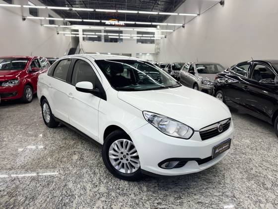 FIAT GRAND SIENA 1.4 MPI 8V TETRAFUEL 4P MANUAL FIAT GRAND SIENA 1.4 MPI 8V TETRAFUEL 4P MANUAL